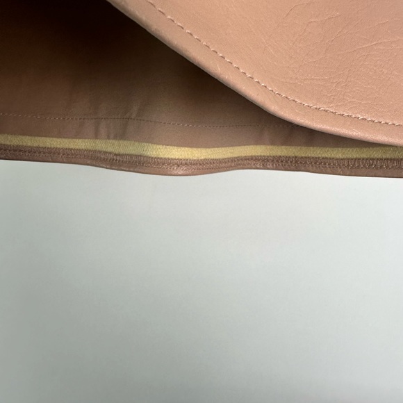 Gorgeous blush pink Bar ||| faux leather skirt (size 6) - Picture 7 of 13